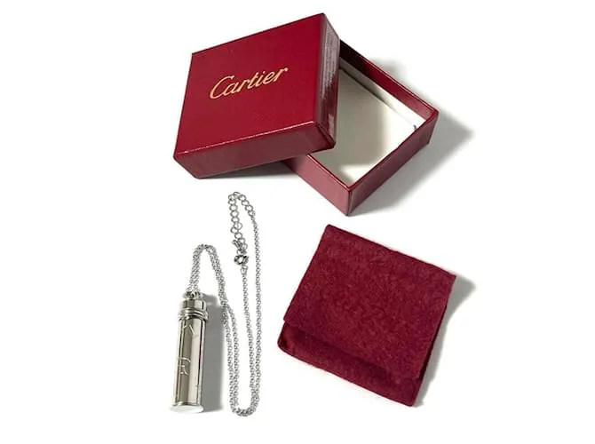Collar colgante Cartier con diseño de estuche para pastillas 