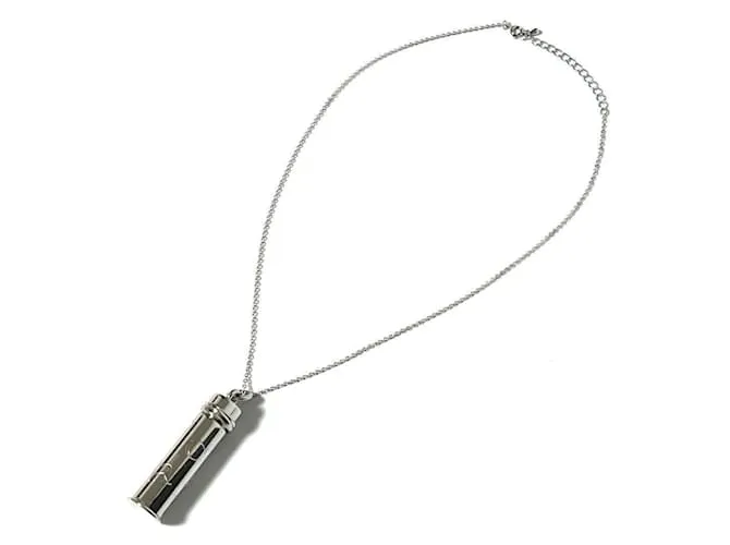 Collar colgante Cartier con diseño de estuche para pastillas 