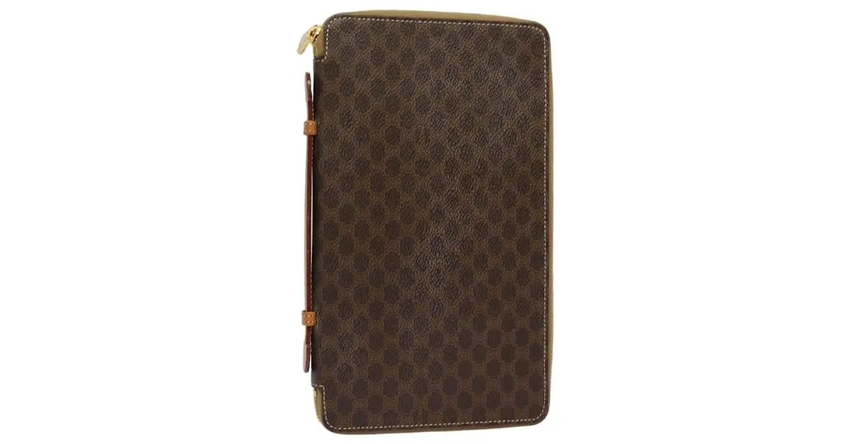 Céline Estuche de viaje de lona Macadam CELINE en cuero PVC marrón Auth yk13127 Castaño 