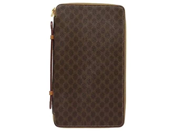 Céline Estuche de viaje de lona Macadam CELINE en cuero PVC marrón Auth yk13127 Castaño 