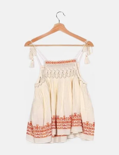 Hoss Intropia Blusa blanco roto bordados detalle borlas