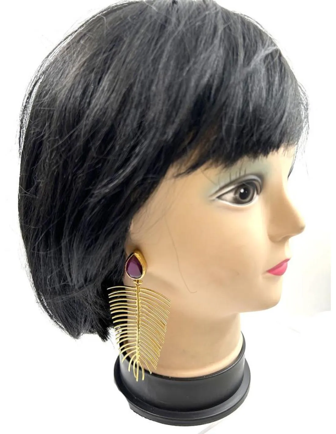 PENDIENTES LARGOS GRANATES Y DORADOS PARA FIESTA Y EVENTOS