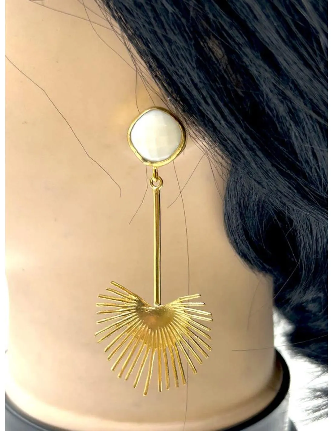 PENDIENTES MUJER DORADOS LARGOS Y PIEDRAS BLANCAS PARA EVENTOS Y BODAS