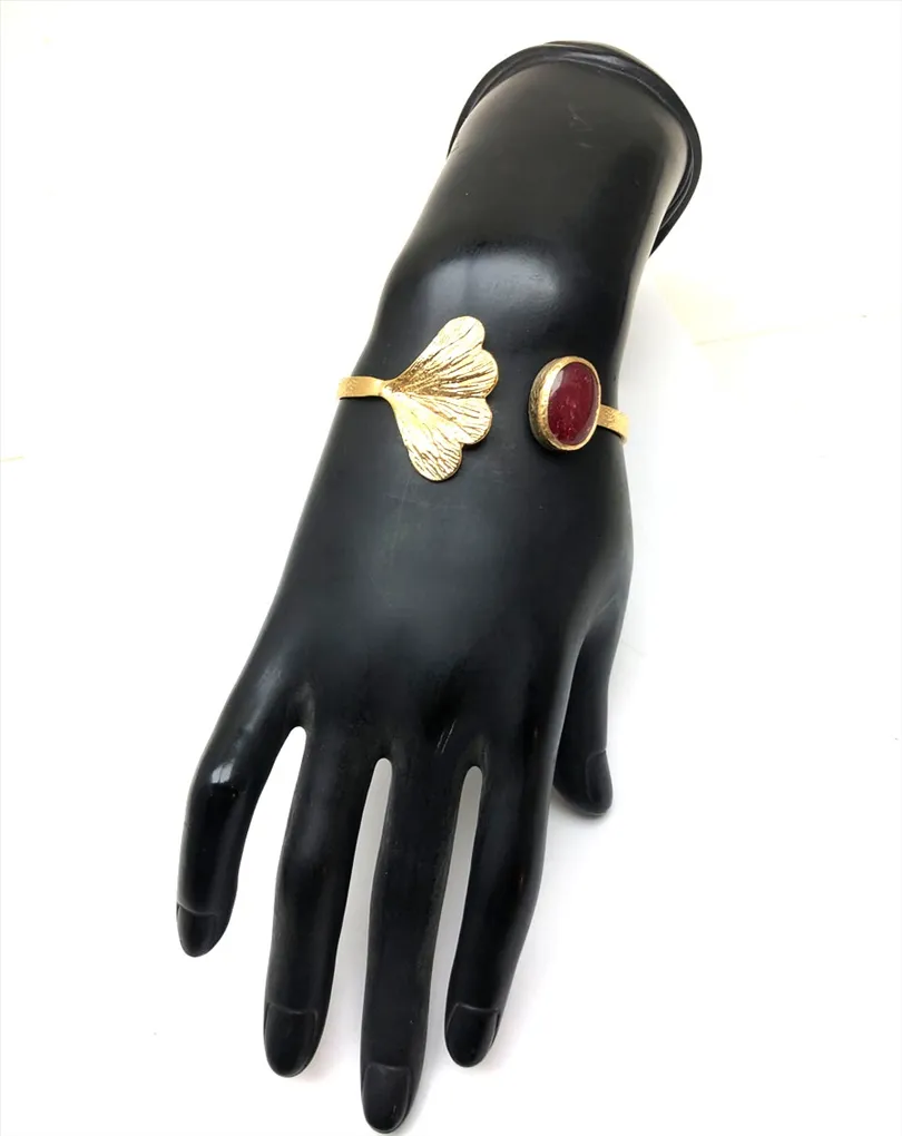 PULSERAS GRANATES CON DISEÑO GRIEGO PARA LUCIR TU MUÑECA