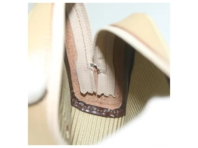 SAINT LAURENT Estuche PVC Cuero Beige Auth bs11420 