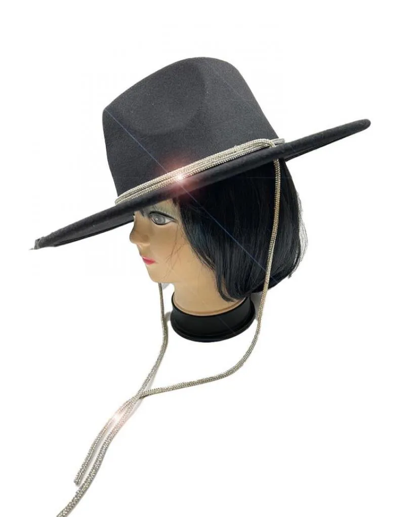 SOMBREROS NEGROS CON BONITA DECORACION CHIC DE CRISTAL