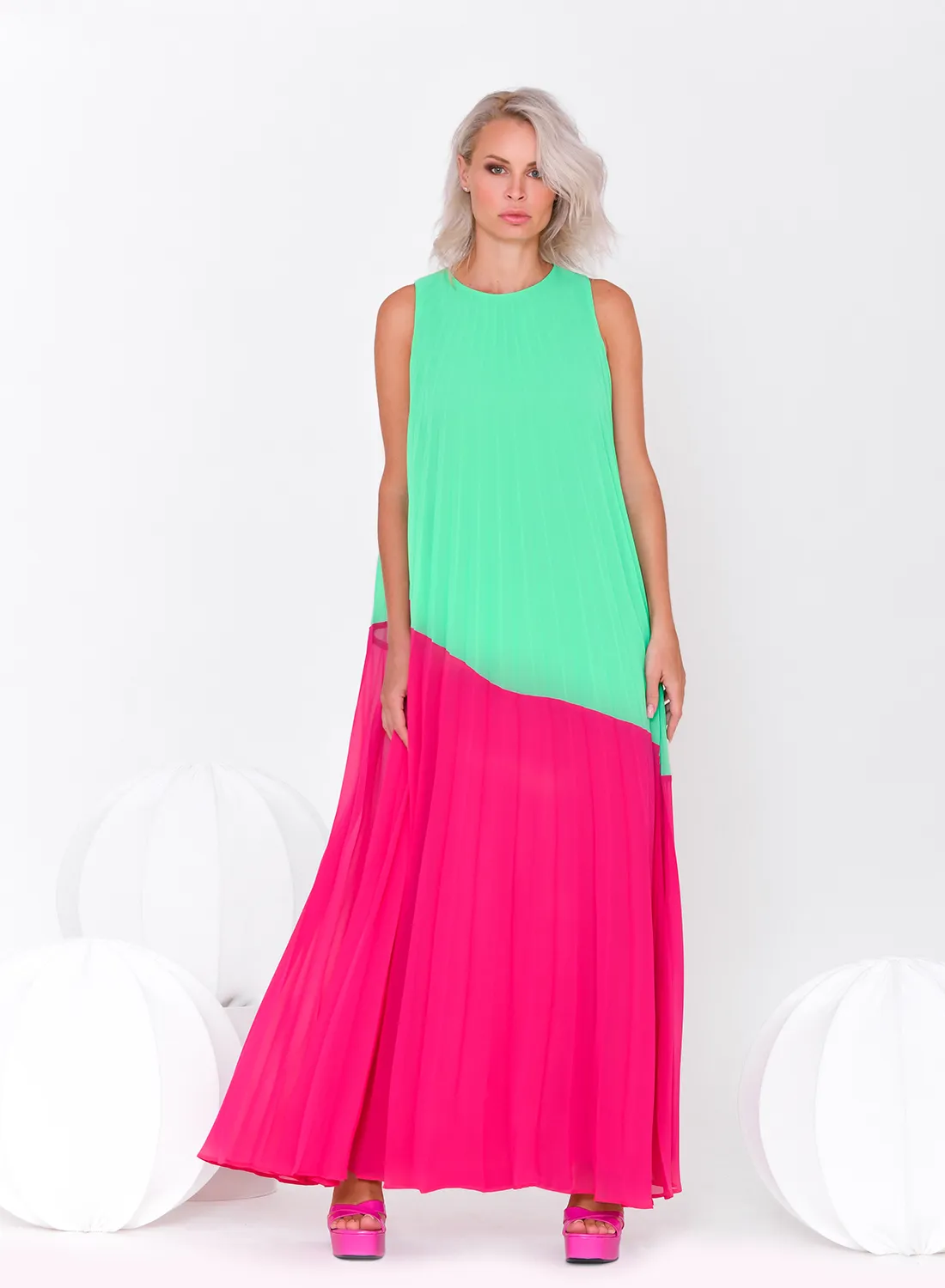Vestido largo bicolor plisado para eventos