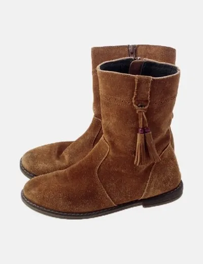 Zippy Bota marrón detalle borlas